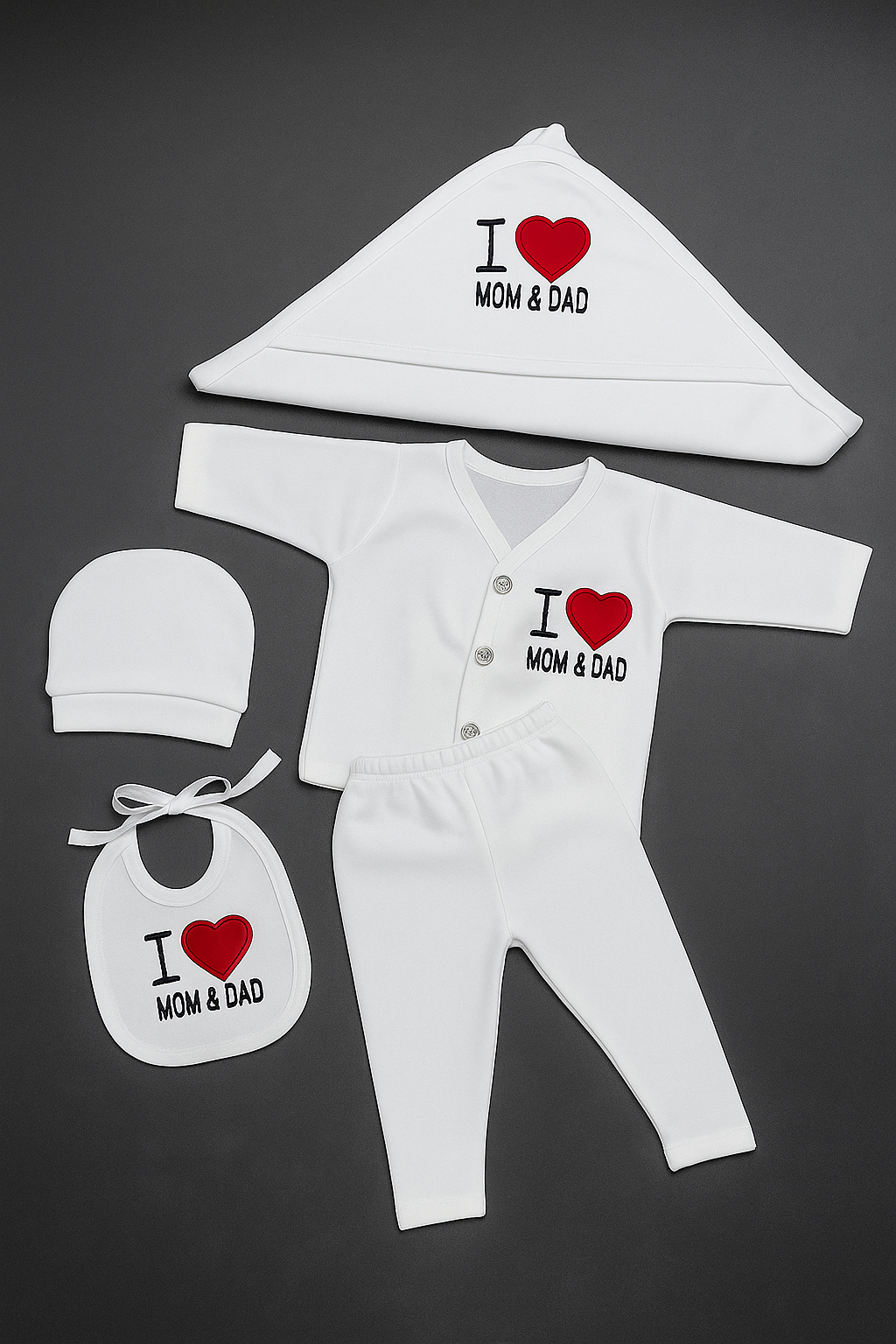 I ❤️ Mom & Dad – 5 Piece Newborn Gift Set | Moon & Stars